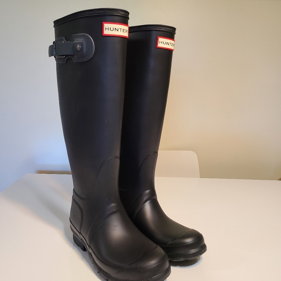 Hunter Shoes - Hunter Black Matte Rainboots Sz 5